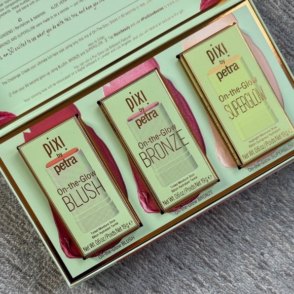 Brand New in Box Pixi On The Glow Trio - Picture 1 of 3